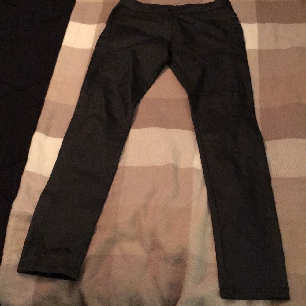 Janet Paris black shimmery pants size M